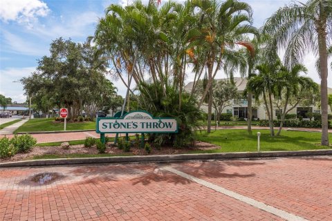 Condo in Saint Petersburg, Florida, 1 bedroom  № 1357463 - photo 2