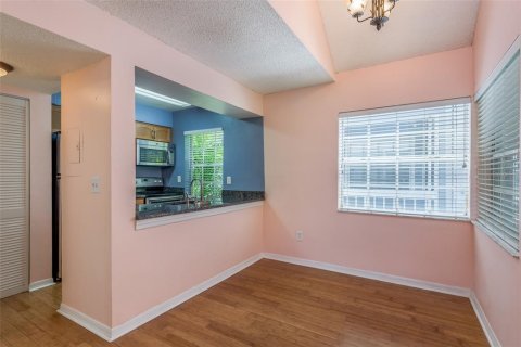 Condo in Saint Petersburg, Florida, 1 bedroom  № 1357463 - photo 10