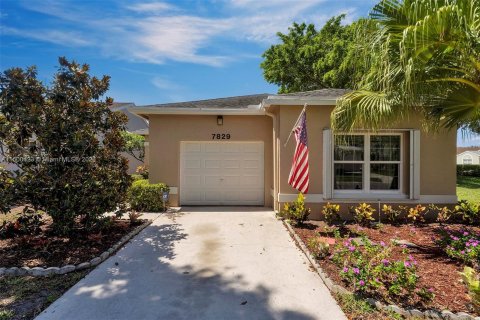 Casa en venta en Delray Beach, Florida, 3 dormitorios, 173.54 m2 № 1215577 - foto 1