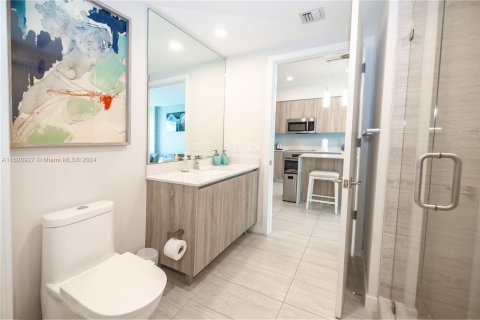 Condo in Miami, Florida, 1 bedroom  № 1282899 - photo 16