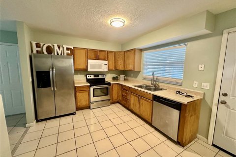 House in Tampa, Florida 3 bedrooms, 91.79 sq.m. № 1424693 - photo 6