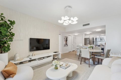 Condo in Hollywood, Florida, 1 bedroom  № 1168450 - photo 4