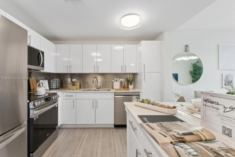 Condo in Hollywood, Florida, 1 bedroom  № 1168450 - photo 6