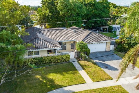 Villa ou maison à vendre à Coconut Creek, Floride: 3 chambres, 163.97 m2 № 1290670 - photo 3