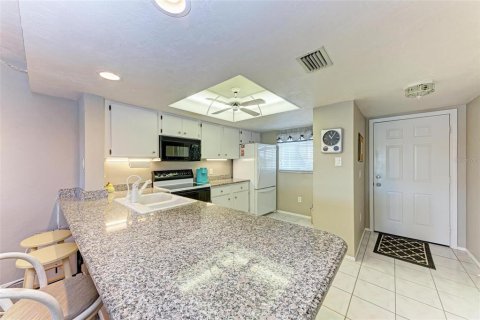 Condo in Punta Gorda, Florida, 2 bedrooms  № 1341439 - photo 12