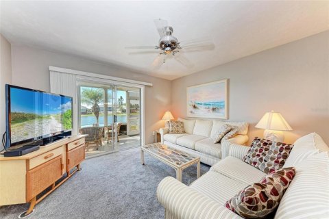 Condo in Punta Gorda, Florida, 2 bedrooms  № 1341439 - photo 6