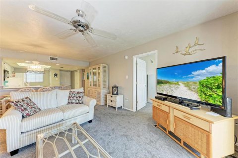 Condo in Punta Gorda, Florida, 2 bedrooms  № 1341439 - photo 8