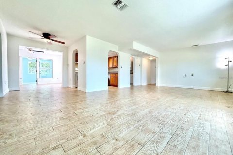 Casa en venta en Saint Petersburg, Florida, 3 dormitorios, 162.11 m2 № 1341437 - foto 17