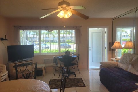 Condo in Hallandale Beach, Florida, 1 bedroom  № 1183151 - photo 19