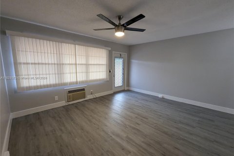 Copropriété à vendre à Deerfield Beach, Floride: 1 chambre, 54.35 m2 № 1291986 - photo 2