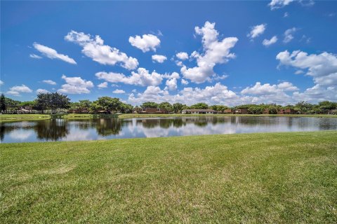 Touwnhouse à vendre à Davie, Floride: 3 chambres, 153.66 m2 № 1291913 - photo 1