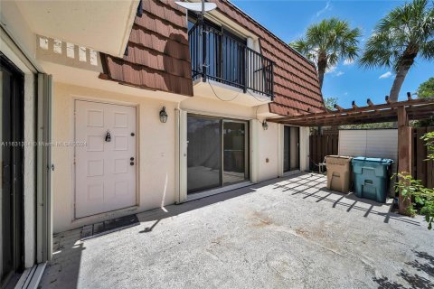 Townhouse in Davie, Florida 3 bedrooms, 153.66 sq.m. № 1291913 - photo 3