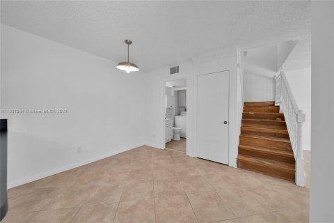 Townhouse in Davie, Florida 3 bedrooms, 153.66 sq.m. № 1291913 - photo 19