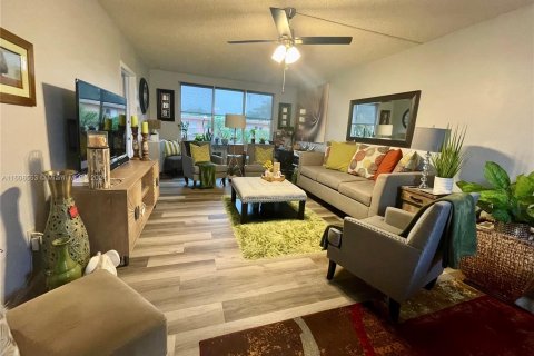 Condo in Sunrise, Florida, 1 bedroom  № 1268761 - photo 9