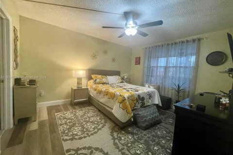 Condo in Sunrise, Florida, 1 bedroom  № 1268761 - photo 18