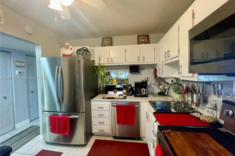 Condo in Sunrise, Florida, 1 bedroom  № 1268761 - photo 16