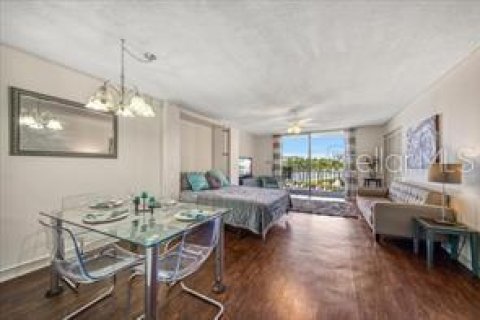 Condo in South Pasadena, Florida, 1 bedroom  № 1343925 - photo 4