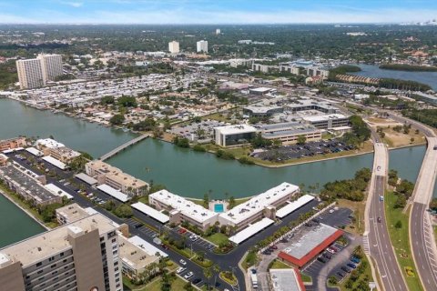 Condo in South Pasadena, Florida, 1 bedroom  № 1343925 - photo 16