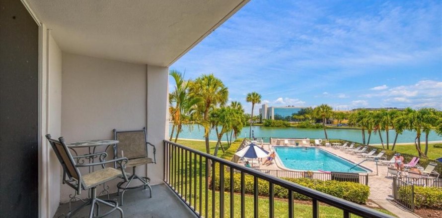 Condominio en South Pasadena, Florida, 1 dormitorio  № 1343925