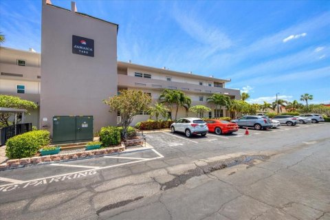 Condo in South Pasadena, Florida, 1 bedroom  № 1343925 - photo 2