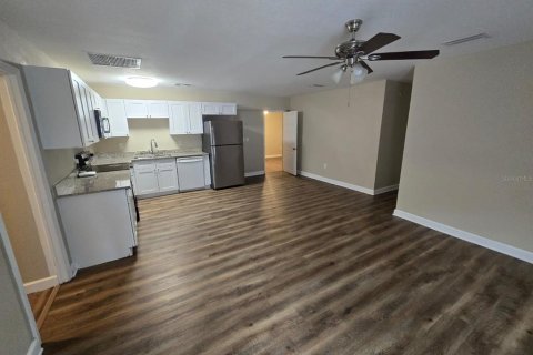 Casa en venta en Orlando, Florida, 5 dormitorios, 111.48 m2 № 1383702 - foto 3