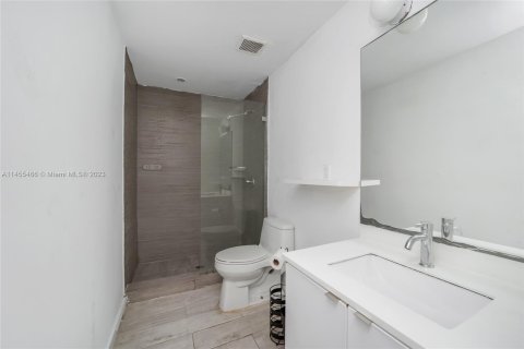 Condo in Miami Beach, Florida, 1 bedroom  № 732224 - photo 11