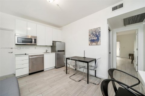 Condo in Miami Beach, Florida, 1 bedroom  № 732224 - photo 4