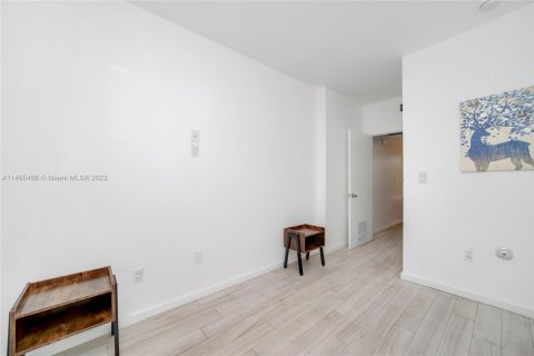 Condo in Miami Beach, Florida, 1 bedroom  № 732224 - photo 8