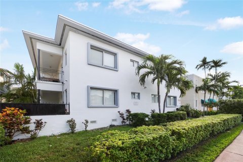 Condo in Miami Beach, Florida, 1 bedroom  № 732224 - photo 21