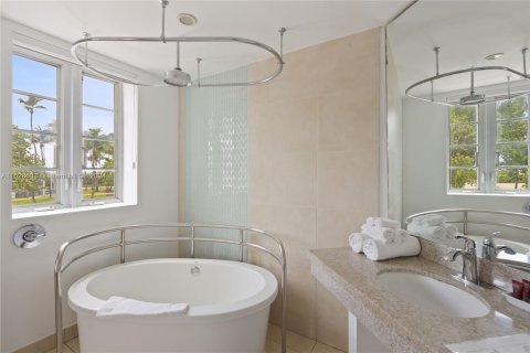 Copropriété à vendre à Miami Beach, Floride: 2 chambres, 67.73 m2 № 1289018 - photo 19