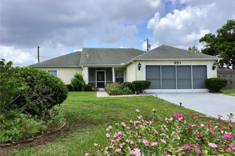 House in Deltona, Florida 3 bedrooms, 115.76 sq.m. № 1300238 - photo 1