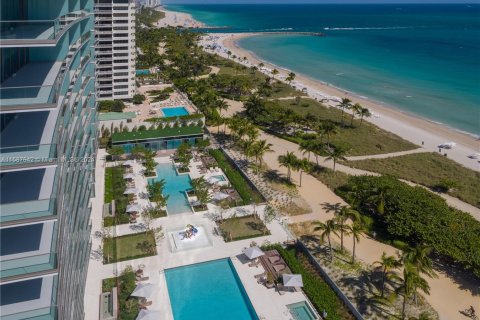 Condominio en venta en Bal Harbour, Florida, 1 dormitorio, 140.56 m2 № 1176468 - foto 26