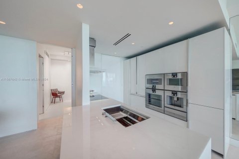 Condominio en venta en Bal Harbour, Florida, 1 dormitorio, 140.56 m2 № 1176468 - foto 10