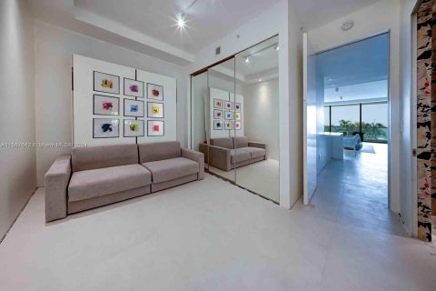 Condominio en venta en Bal Harbour, Florida, 1 dormitorio, 140.56 m2 № 1176468 - foto 23