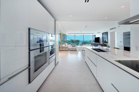 Condominio en venta en Bal Harbour, Florida, 1 dormitorio, 140.56 m2 № 1176468 - foto 8