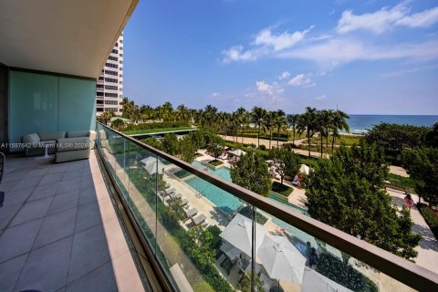 Condominio en venta en Bal Harbour, Florida, 1 dormitorio, 140.56 m2 № 1176468 - foto 13