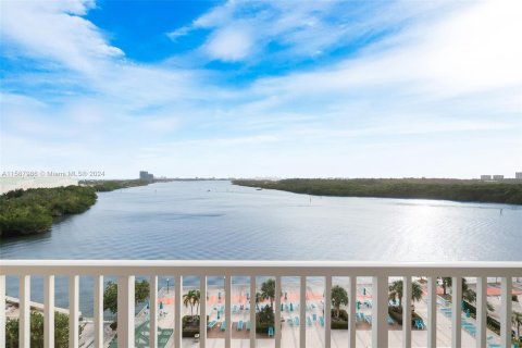 Condominio en venta en Sunny Isles Beach, Florida, 1 dormitorio, 70.79 m2 № 1176512 - foto 21