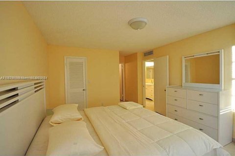 Copropriété à vendre à Hallandale Beach, Floride: 2 chambres, 103.03 m2 № 1176513 - photo 10