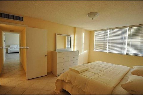 Copropriété à vendre à Hallandale Beach, Floride: 2 chambres, 103.03 m2 № 1176513 - photo 9