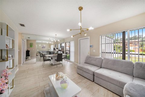 Casa en venta en Tampa, Florida, 2 dormitorios, 82.78 m2 № 1336337 - foto 7