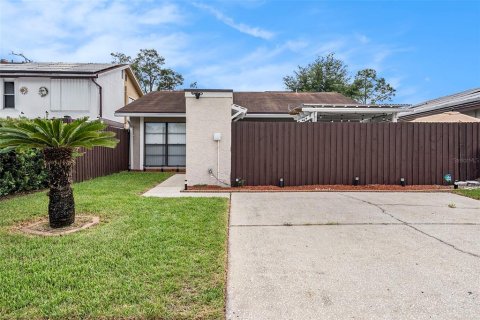 Villa ou maison à vendre à Tampa, Floride: 2 chambres, 82.78 m2 № 1336337 - photo 1