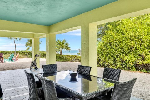 House in Islamorada, Village of Islands, Florida 7 bedrooms, 431.35 sq.m. № 777315 - photo 10