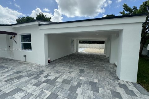 Casa en venta en Miami, Florida, 4 dormitorios, 149.2 m2 № 1398500 - foto 4