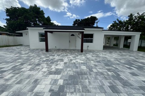 Casa en venta en Miami, Florida, 4 dormitorios, 149.2 m2 № 1398500 - foto 2