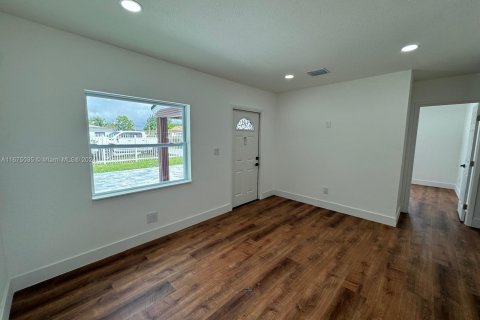 Casa en venta en Miami, Florida, 4 dormitorios, 149.2 m2 № 1398500 - foto 20