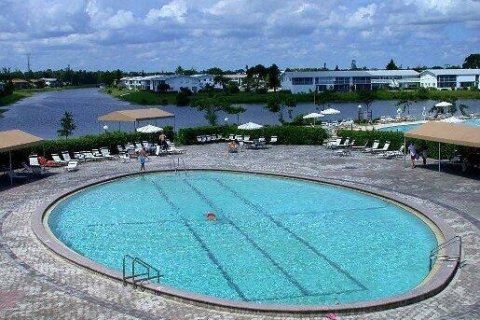 Condo in West Palm Beach, Florida, 2 bedrooms  № 1119022 - photo 9