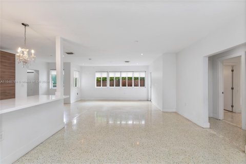 Villa ou maison à vendre à Miami Beach, Floride: 2 chambres, 139.35 m2 № 1332028 - photo 5