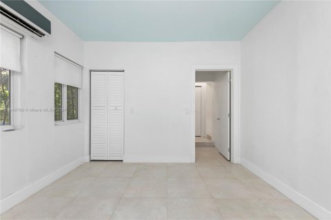 Villa ou maison à vendre à Miami Beach, Floride: 2 chambres, 139.35 m2 № 1332028 - photo 25