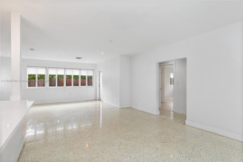 Villa ou maison à vendre à Miami Beach, Floride: 2 chambres, 139.35 m2 № 1332028 - photo 6