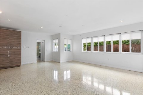 Villa ou maison à vendre à Miami Beach, Floride: 2 chambres, 139.35 m2 № 1332028 - photo 8